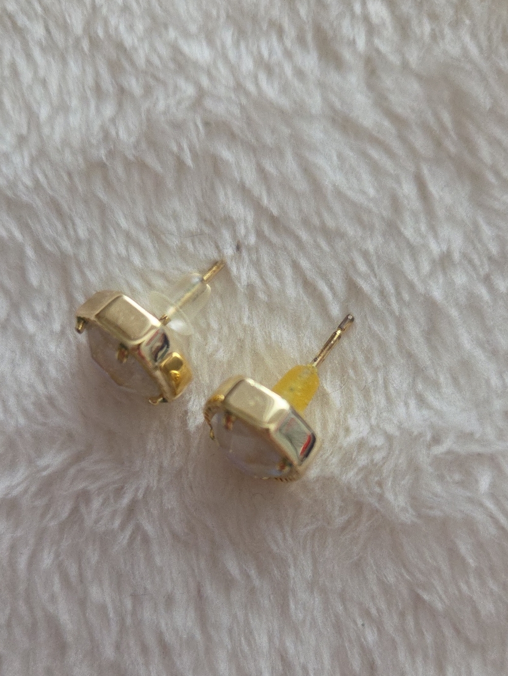 Kendra Scott Davis Gold Stud Earrings In Dichroic Glass - Picture 9 of 10